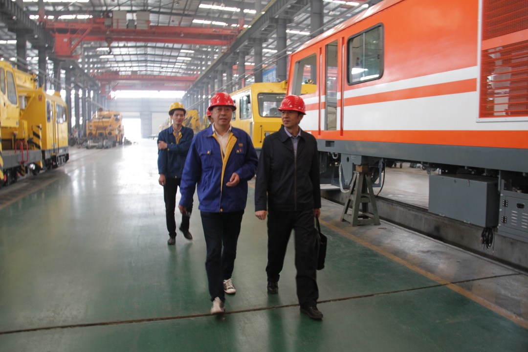 襄州区委常委、公安分局局长裴东海莅临万象城(中国)指导党建工作