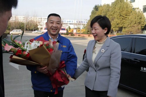 副市长龙小红莅临万象城(中国)新春走访慰问