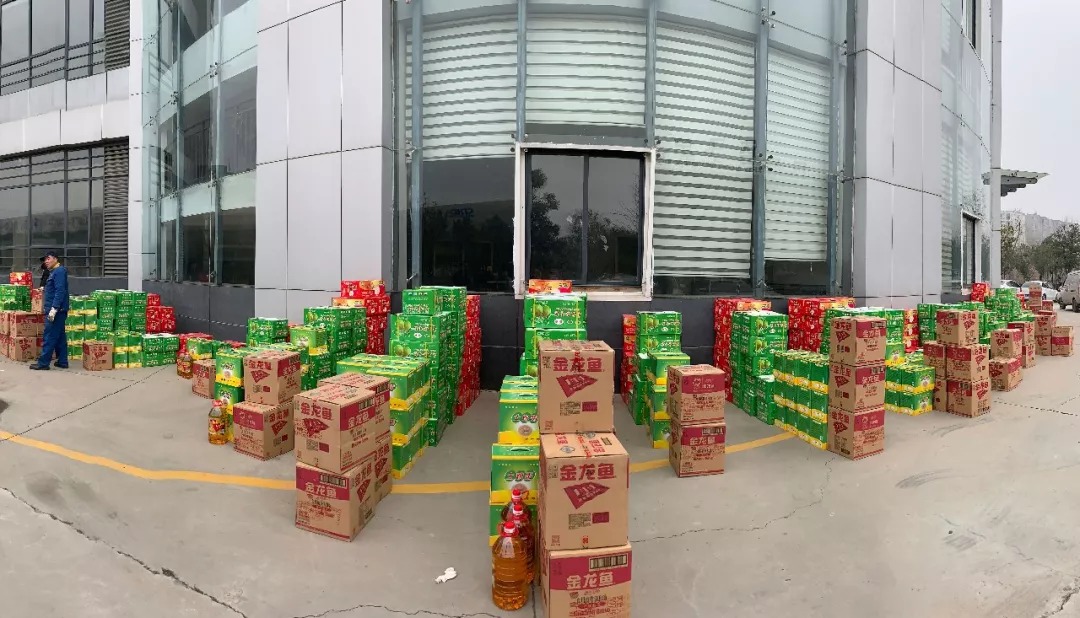 新春送温暖 万象城(中国)为全体员工发放新春物资