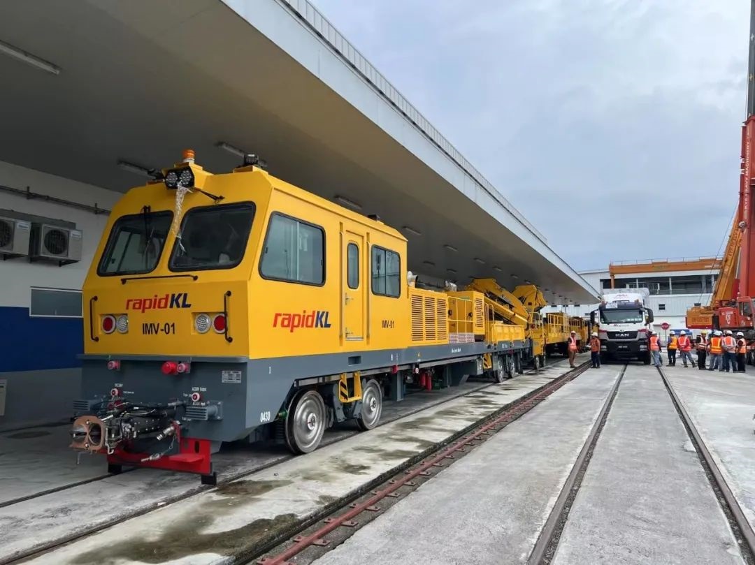 万象城(中国)重工马来西亚地铁3号线（LRT-3）项目车辆顺利送抵现场